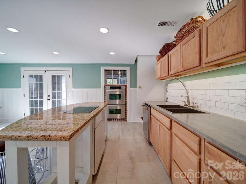 2036 Edgewater Drive, Charlotte, NC 28210.  MLS# CAR4340593, YatesRealty ID 8738. 