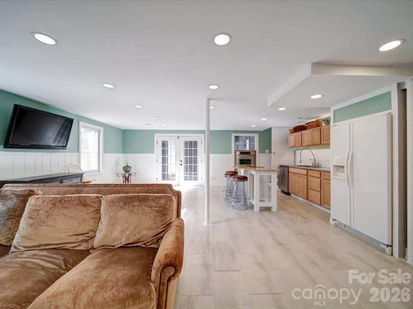 2036 Edgewater Drive, Charlotte, NC 28210.  MLS# CAR4340593, YatesRealty ID 8738. 