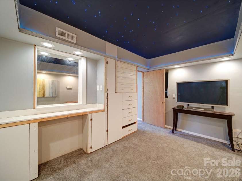 2036 Edgewater Drive, Charlotte, NC 28210.  MLS# CAR4340593, YatesRealty ID 8738. 