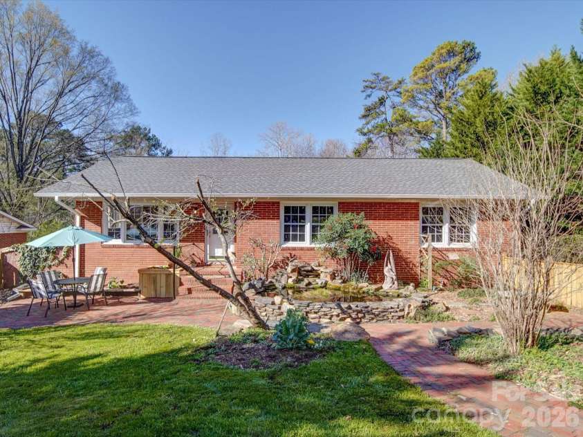 2036 Edgewater Drive, Charlotte, NC 28210.  MLS# CAR4340593, YatesRealty ID 8738. 