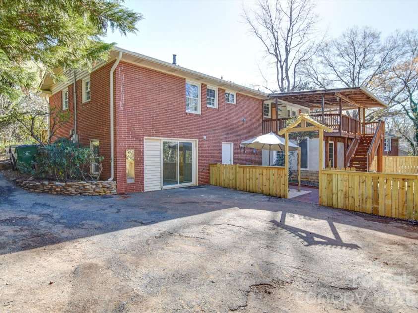 2036 Edgewater Drive, Charlotte, NC 28210.  MLS# CAR4340593, YatesRealty ID 8738. 