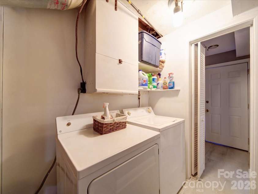 2036 Edgewater Drive, Charlotte, NC 28210.  MLS# CAR4340593, YatesRealty ID 8738. 