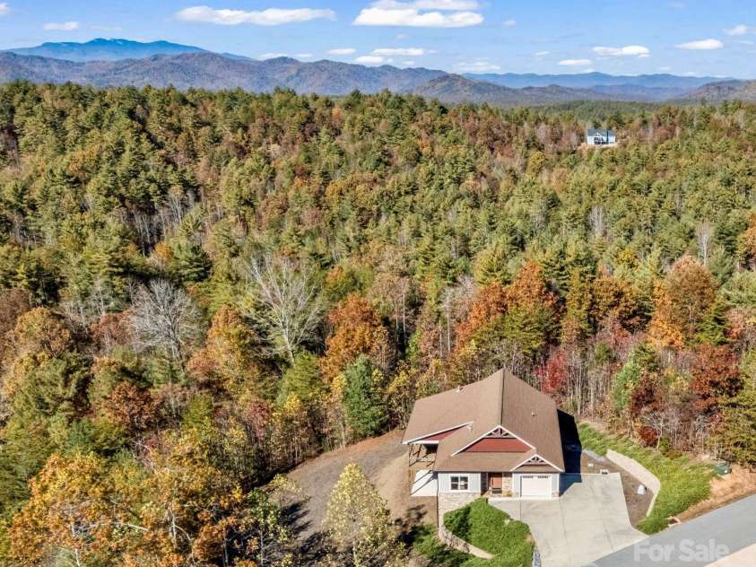 5588 Table View Lane, Lenoir, NC 28645.  MLS# CAR4317047, YatesRealty ID 8739. 