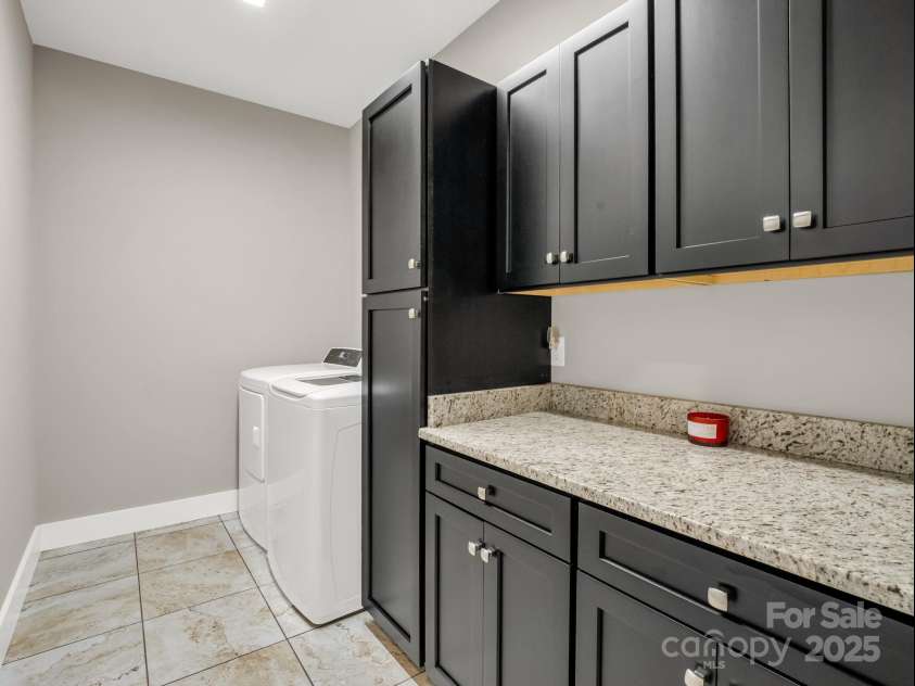 5588 Table View Lane, Lenoir, NC 28645.  MLS# CAR4317047, YatesRealty ID 8739. 