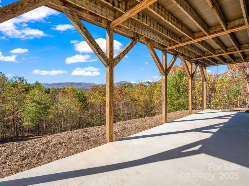 5588 Table View Lane, Lenoir, NC 28645.  MLS# CAR4317047, YatesRealty ID 8739. 
