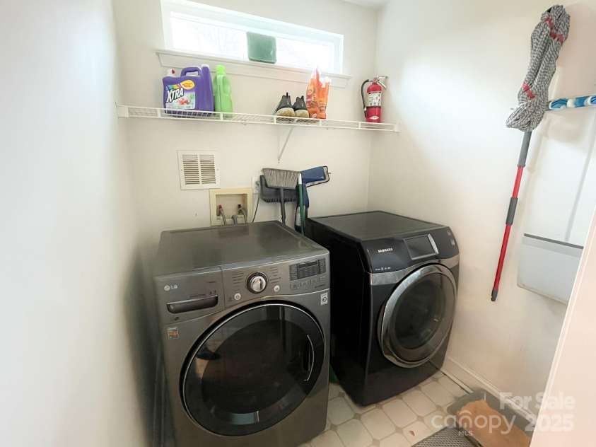 312 Radio Road, Charlotte, NC 28216.  MLS# CAR4222027, YatesRealty ID 874. 