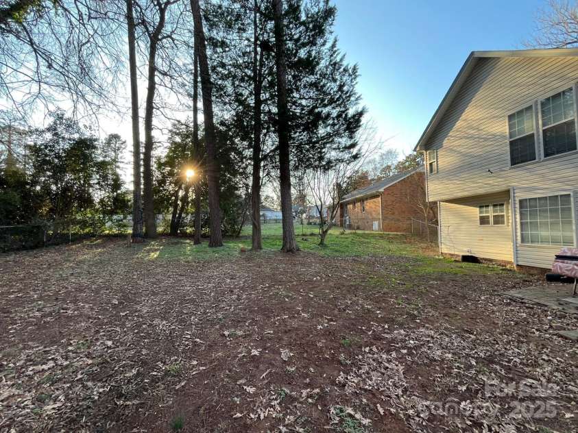 312 Radio Road, Charlotte, NC 28216.  MLS# CAR4222027, YatesRealty ID 874. 