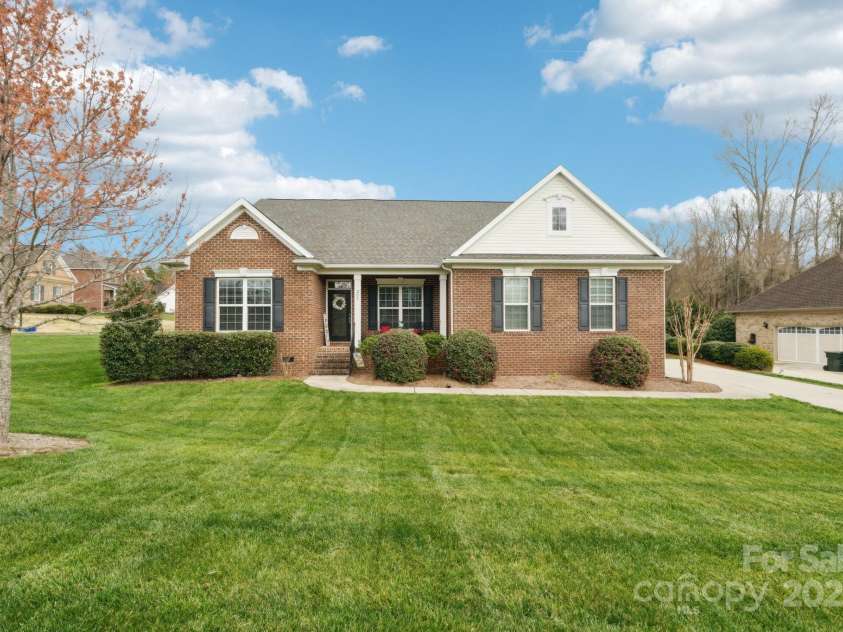 205 Cowboys Circle, Rock Hill, SC 29732.  MLS# CAR4235983, YatesRealty ID 8741. 