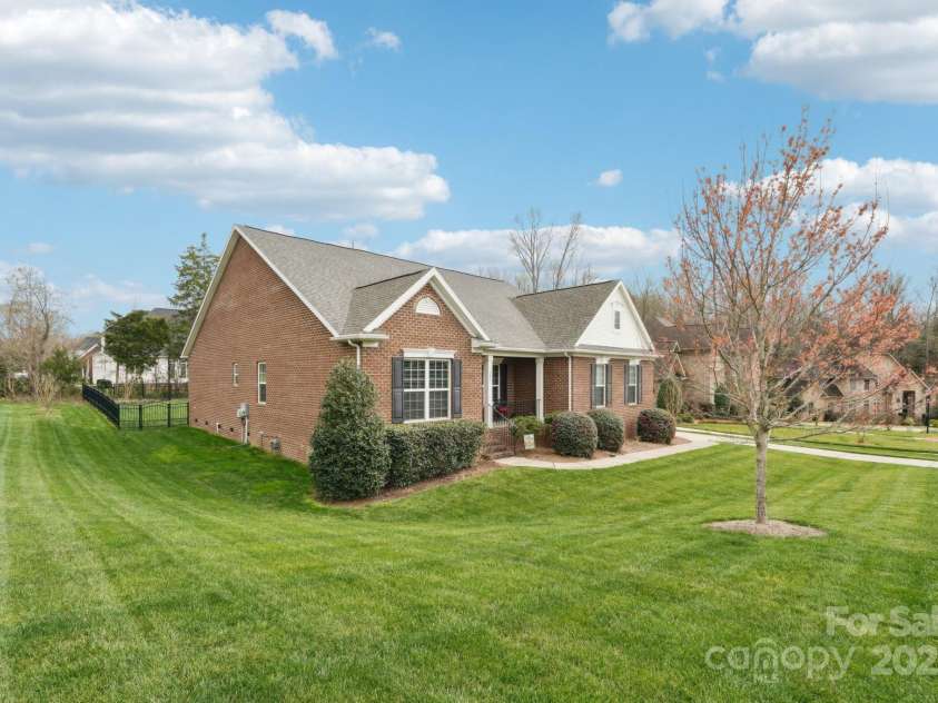 205 Cowboys Circle, Rock Hill, SC 29732.  MLS# CAR4235983, YatesRealty ID 8741. 