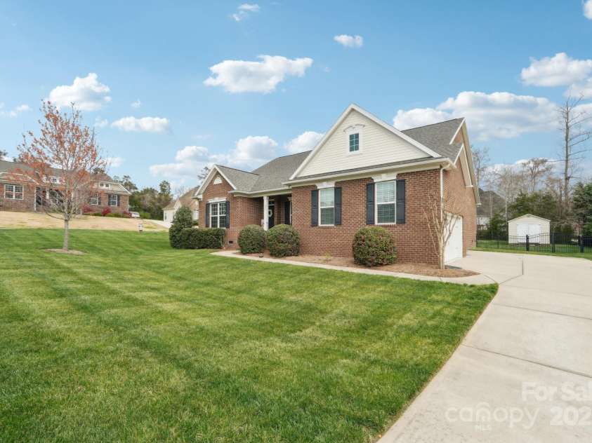 205 Cowboys Circle, Rock Hill, SC 29732.  MLS# CAR4235983, YatesRealty ID 8741. 