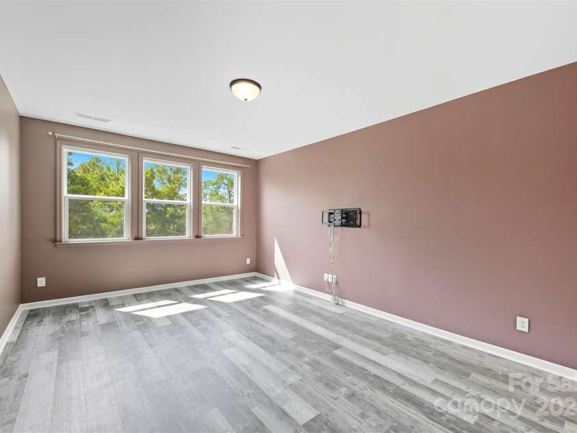 9209 Colin Crossing Court, Charlotte, NC 28277.  MLS# CAR4305863, YatesRealty ID 8741. Third Floor Flex Space 