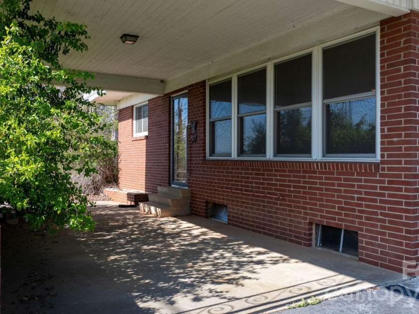 4914 Nc 10 Highway, Catawba, NC 28609.  MLS# CAR4361251, YatesRealty ID 8743. 