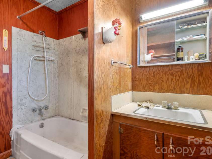 4914 Nc 10 Highway, Catawba, NC 28609.  MLS# CAR4361251, YatesRealty ID 8743. 