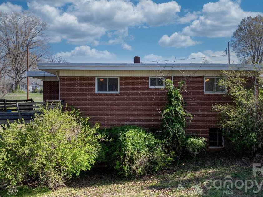 4914 Nc 10 Highway, Catawba, NC 28609.  MLS# CAR4361251, YatesRealty ID 8743. 