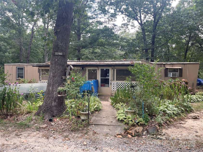 5790 Summer Lane, Cherryville, NC 28021.  MLS# CAR4285630, YatesRealty ID 8744. 