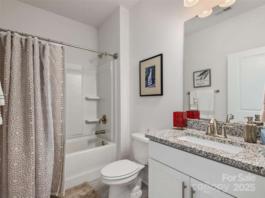 602 Summerfield Place, Flat Rock, NC 28731.  MLS# CAR4276322, YatesRealty ID 8744. 2nd Full Bath