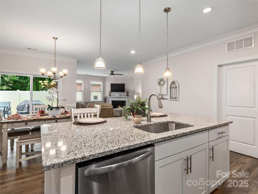 602 Summerfield Place, Flat Rock, NC 28731.  MLS# CAR4276322, YatesRealty ID 8744. Light and Bright open floor plan