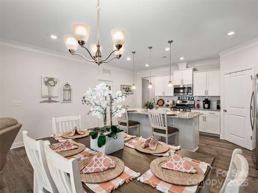 602 Summerfield Place, Flat Rock, NC 28731.  MLS# CAR4276322, YatesRealty ID 8744. Open Floor Plan!  Perfect for entertaining!