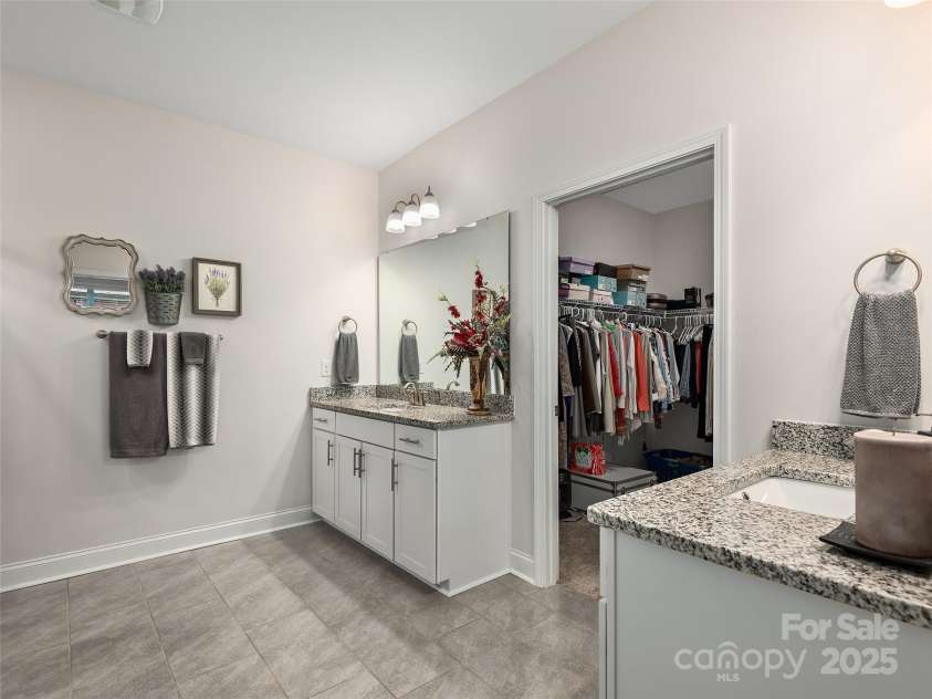 602 Summerfield Place, Flat Rock, NC 28731.  MLS# CAR4276322, YatesRealty ID 8744. Primary Bathroom