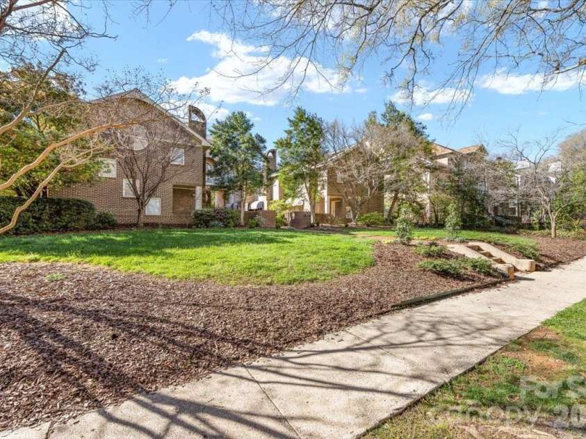 2330 Roswell Avenue, Charlotte, NC 28207.  MLS# CAR4358030, YatesRealty ID 8746. 