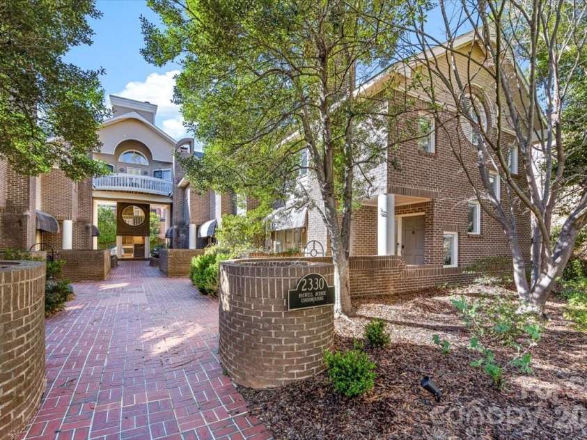 2330 Roswell Avenue, Charlotte, NC 28207.  MLS# CAR4358030, YatesRealty ID 8746. 