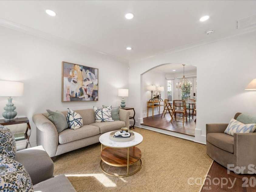2330 Roswell Avenue, Charlotte, NC 28207.  MLS# CAR4358030, YatesRealty ID 8746. 