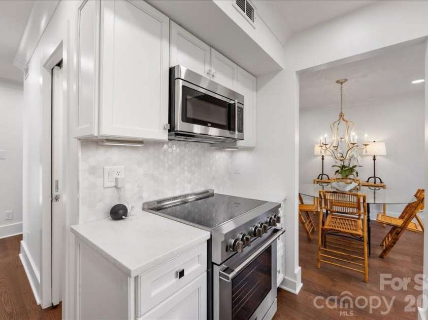 2330 Roswell Avenue, Charlotte, NC 28207.  MLS# CAR4358030, YatesRealty ID 8746. 