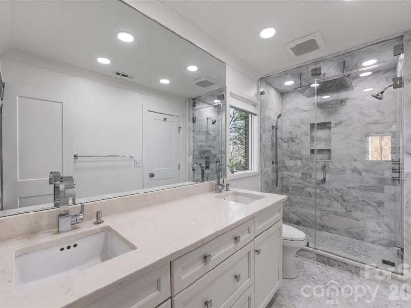 2330 Roswell Avenue, Charlotte, NC 28207.  MLS# CAR4358030, YatesRealty ID 8746. 