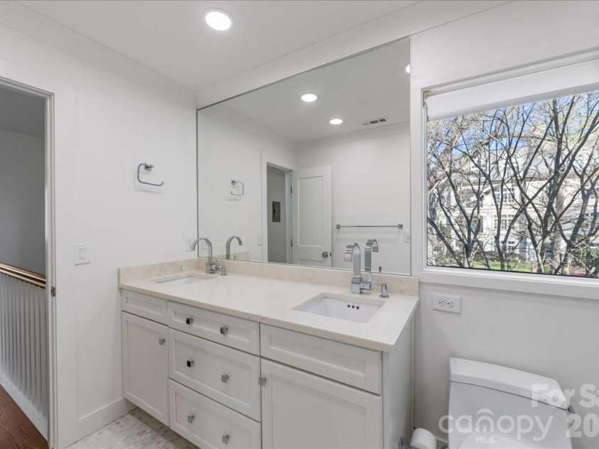2330 Roswell Avenue, Charlotte, NC 28207.  MLS# CAR4358030, YatesRealty ID 8746. 