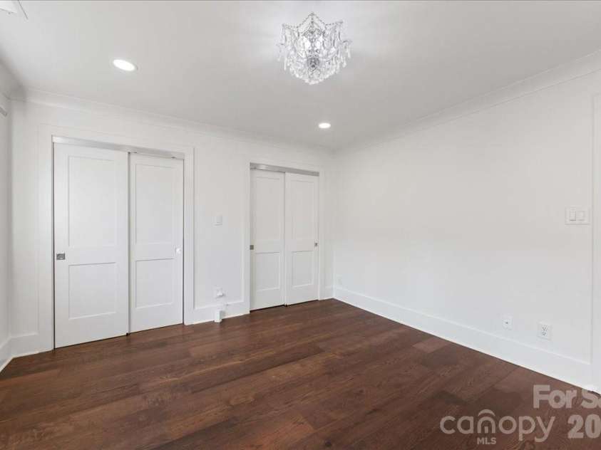 2330 Roswell Avenue, Charlotte, NC 28207.  MLS# CAR4358030, YatesRealty ID 8746. 