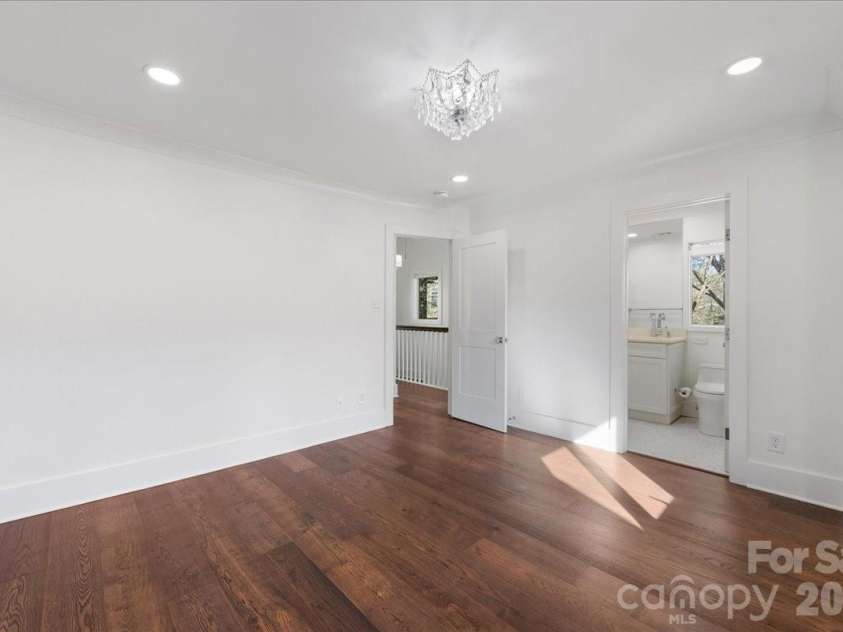 2330 Roswell Avenue, Charlotte, NC 28207.  MLS# CAR4358030, YatesRealty ID 8746. 