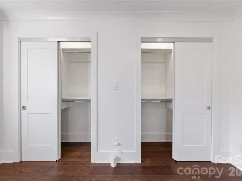 2330 Roswell Avenue, Charlotte, NC 28207.  MLS# CAR4358030, YatesRealty ID 8746. 
