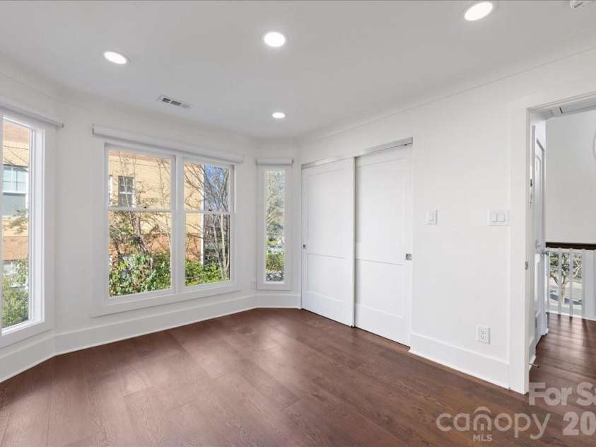 2330 Roswell Avenue, Charlotte, NC 28207.  MLS# CAR4358030, YatesRealty ID 8746. 