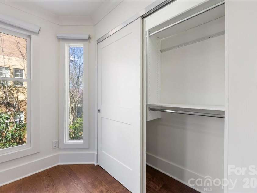 2330 Roswell Avenue, Charlotte, NC 28207.  MLS# CAR4358030, YatesRealty ID 8746. 