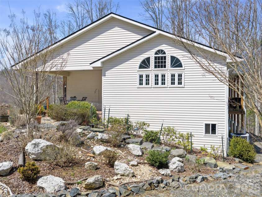 12 Riverview Drive, Bakersville, NC 28705.  MLS# CAR4365552, YatesRealty ID 8747. 