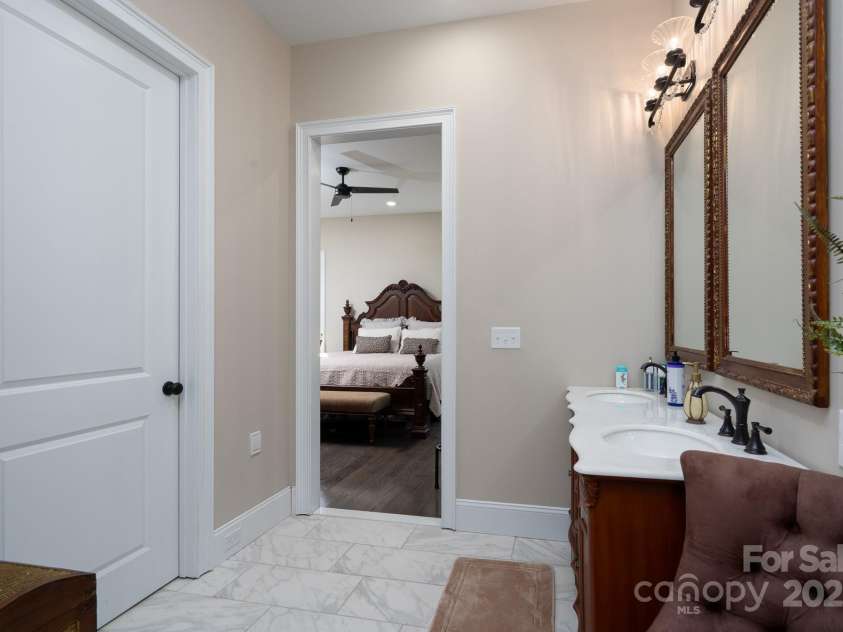 600 Monbo Road, Statesville, NC 28677.  MLS# CAR4320848, YatesRealty ID 875. 