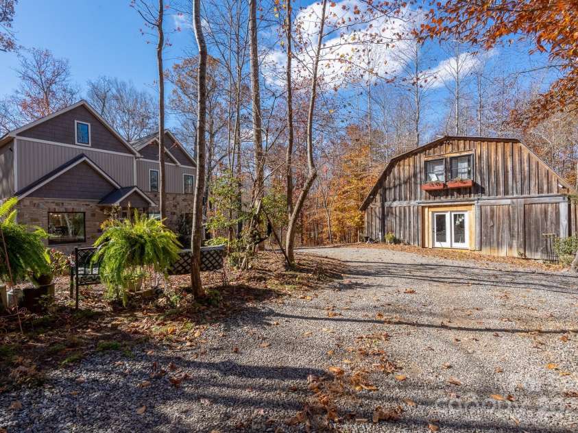 600 Monbo Road, Statesville, NC 28677.  MLS# CAR4320848, YatesRealty ID 875. 