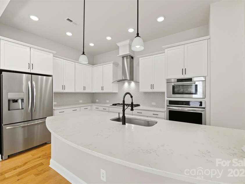 9209 Colin Crossing Court, Charlotte, NC 28277.  MLS# CAR4305863, YatesRealty ID 875. Kitchen