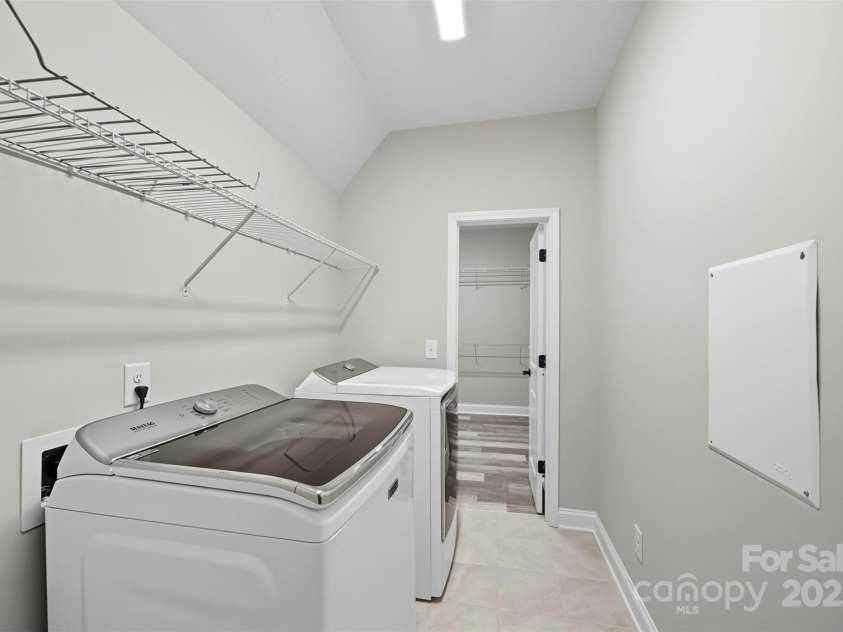 9209 Colin Crossing Court, Charlotte, NC 28277.  MLS# CAR4305863, YatesRealty ID 875. Laundry Room