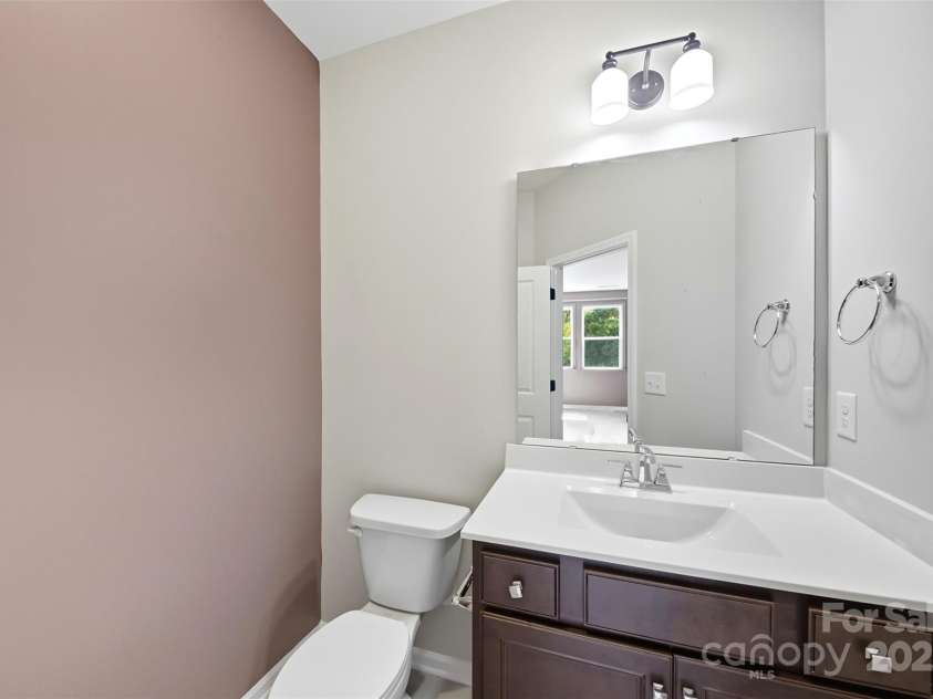 9209 Colin Crossing Court, Charlotte, NC 28277.  MLS# CAR4305863, YatesRealty ID 875. Third Floor Half Bath