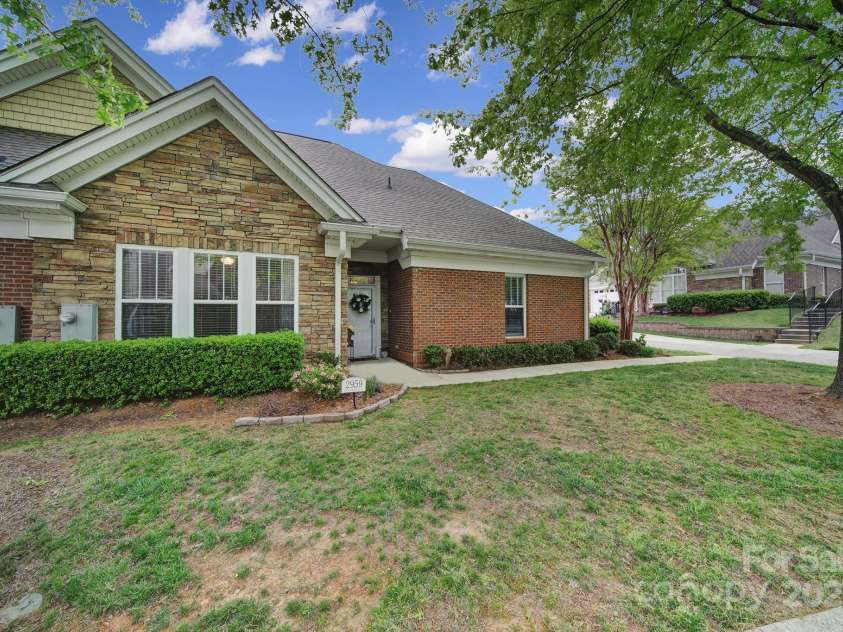 2959 Bellasera Way, Matthews, NC 28105.  MLS# CAR4274927, YatesRealty ID 8750. 