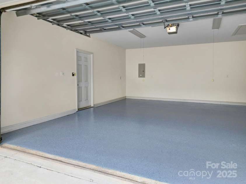 2959 Bellasera Way, Matthews, NC 28105.  MLS# CAR4274927, YatesRealty ID 8750. 