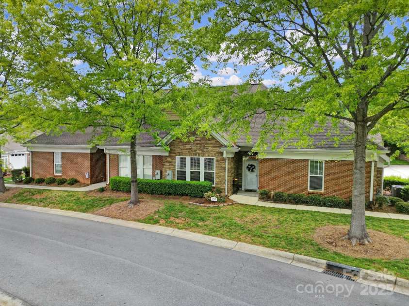 2959 Bellasera Way, Matthews, NC 28105.  MLS# CAR4274927, YatesRealty ID 8750. 