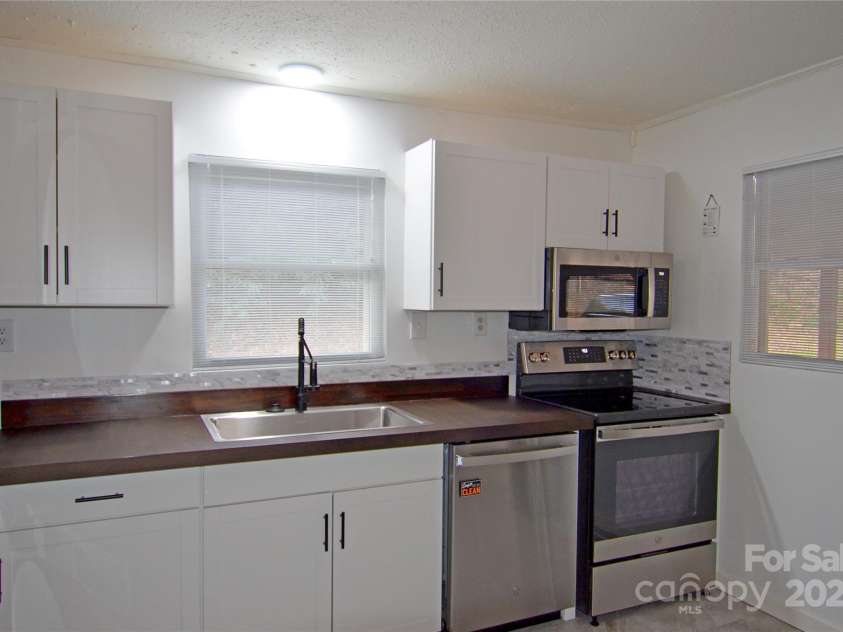 93 John Gilkey Road, Marion, NC 28752.  MLS# CAR4333548, YatesRealty ID 8750. Kitchen