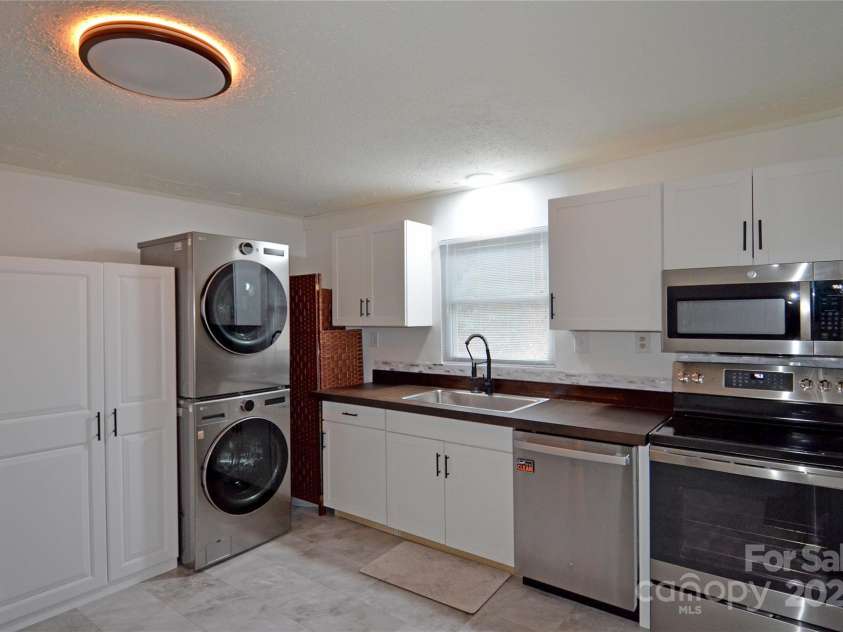 93 John Gilkey Road, Marion, NC 28752.  MLS# CAR4333548, YatesRealty ID 8750. Kitchen