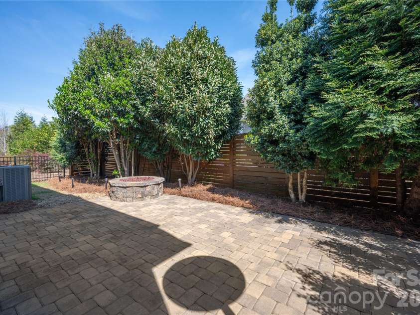 6608 Forage Lane, Charlotte, NC 28277.  MLS# CAR4363092, YatesRealty ID 8751. Gas firepit