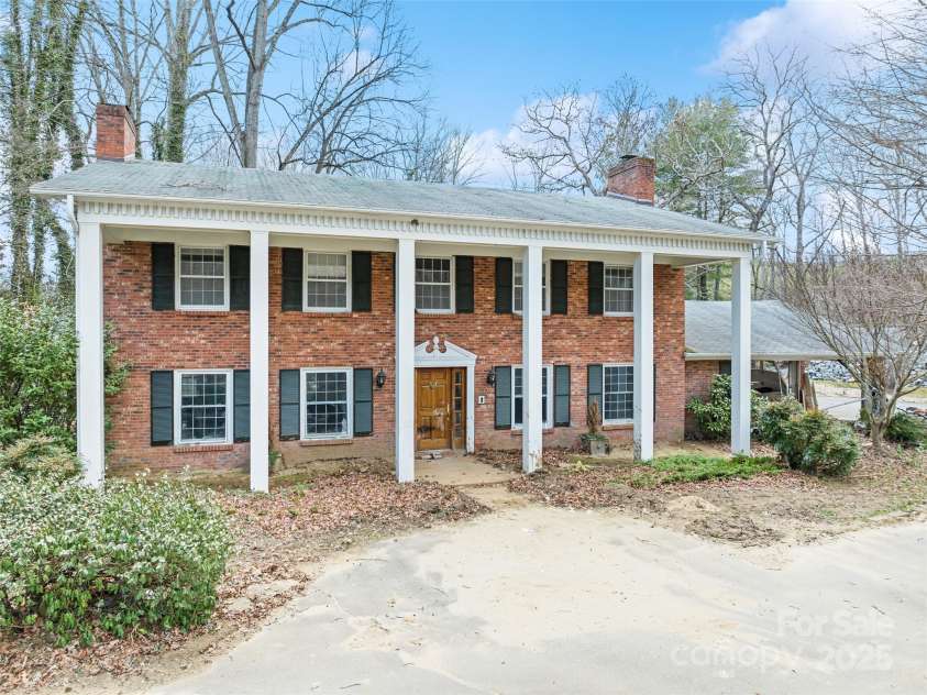 21 Riverbend Road, Canton, NC 28716.  MLS# CAR4241028, YatesRealty ID 8752. 
