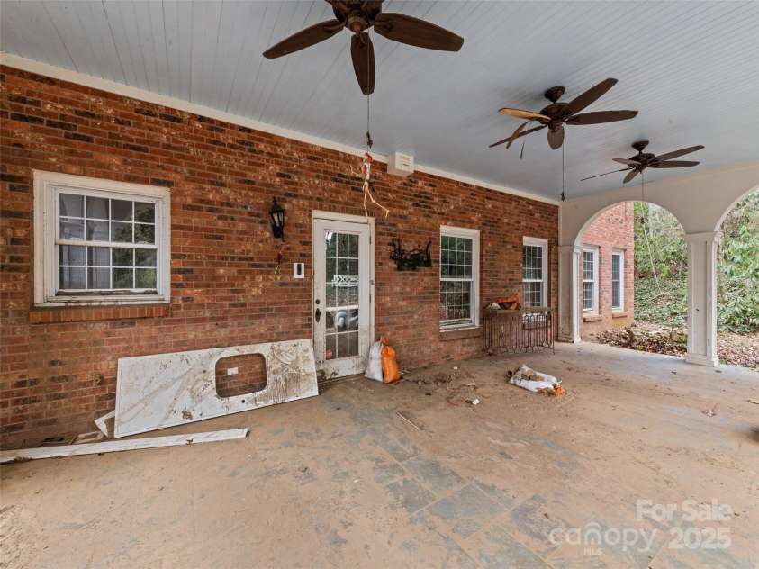 21 Riverbend Road, Canton, NC 28716.  MLS# CAR4241028, YatesRealty ID 8752. 