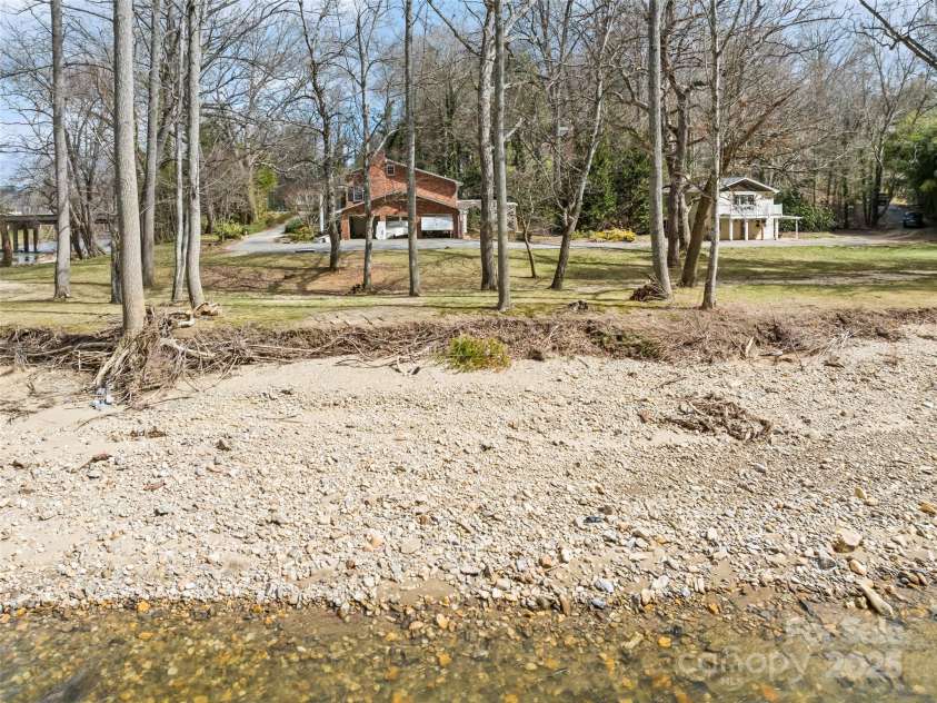 21 Riverbend Road, Canton, NC 28716.  MLS# CAR4241028, YatesRealty ID 8752. 