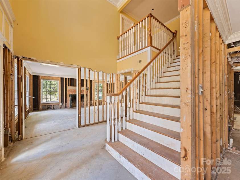 21 Riverbend Road, Canton, NC 28716.  MLS# CAR4241028, YatesRealty ID 8752. 